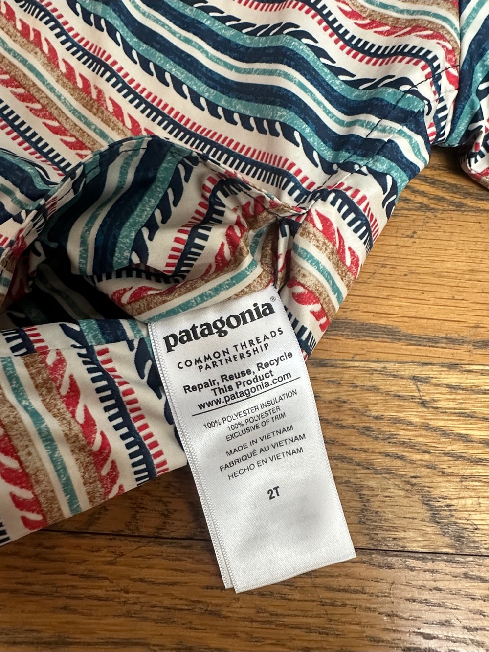 Patagonia Red puffer Hooded Kids Jacket 2T EUC - Picture 4 of 5